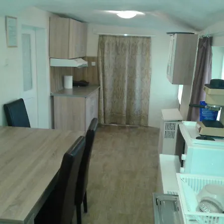 Apartment 100 Eves Nosztalgia *
