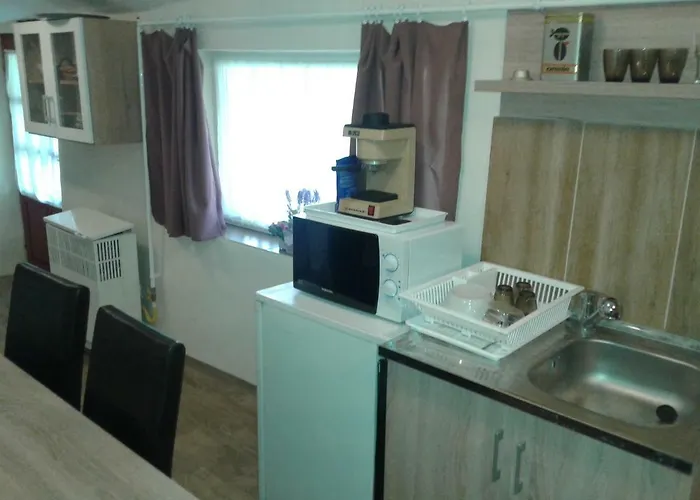 Apartment 100 Eves Nosztalgia Kiszombor